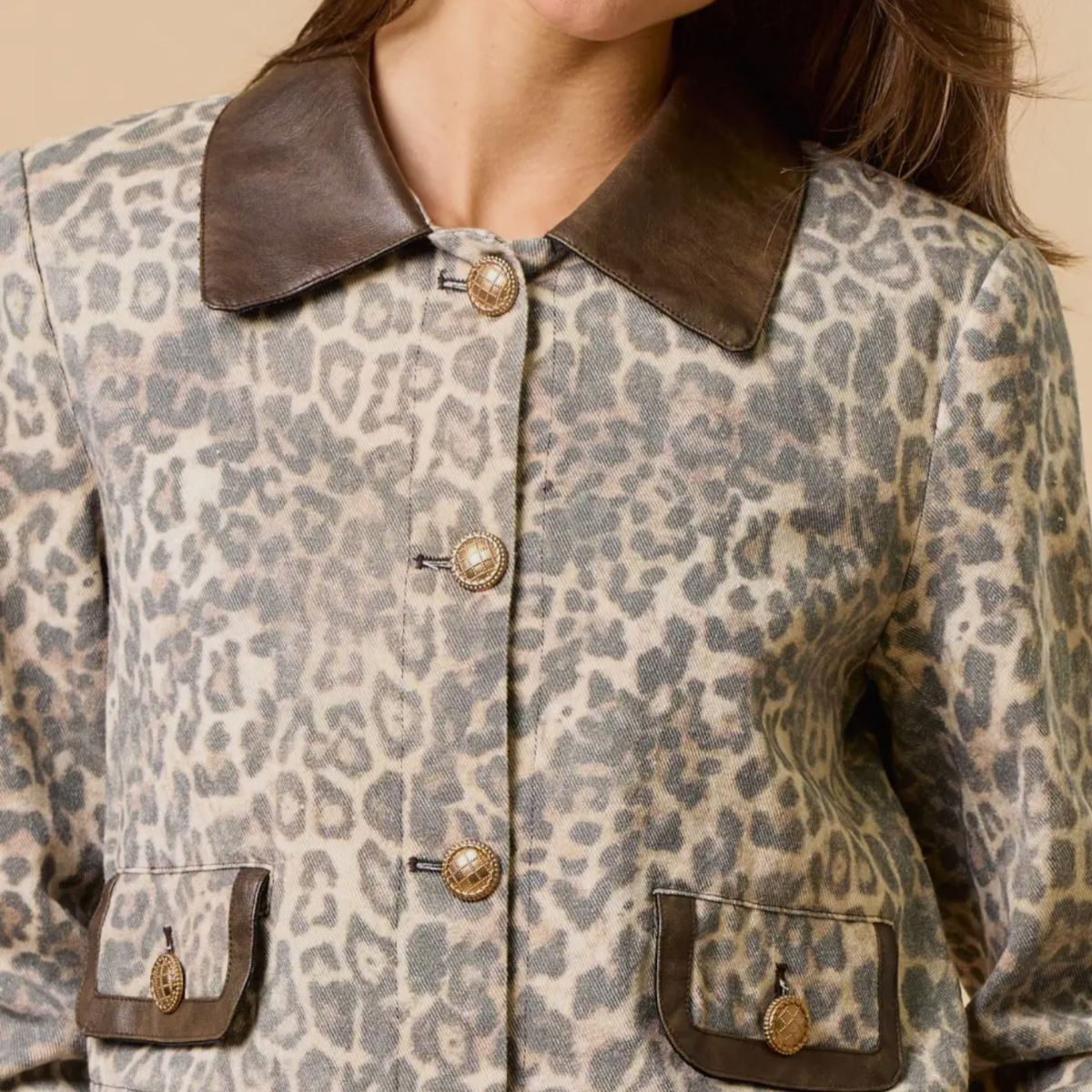 Daphne Leopard Botton Down Jacket with Faux Collar Contrast Trim