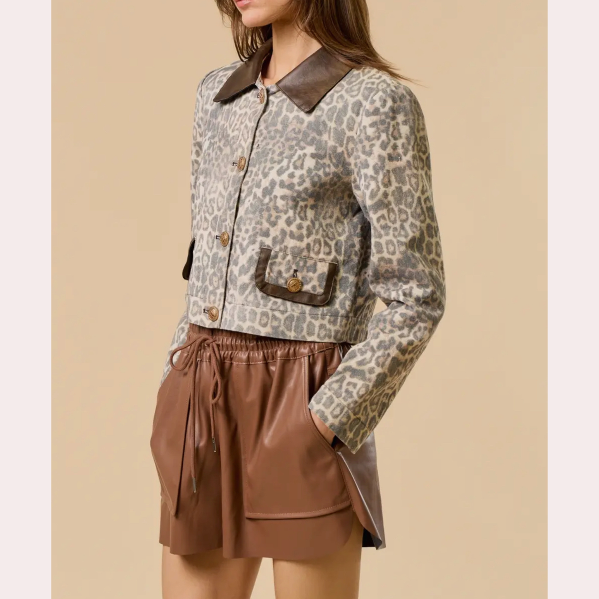 Daphne Leopard Botton Down Jacket with Faux Collar Contrast Trim